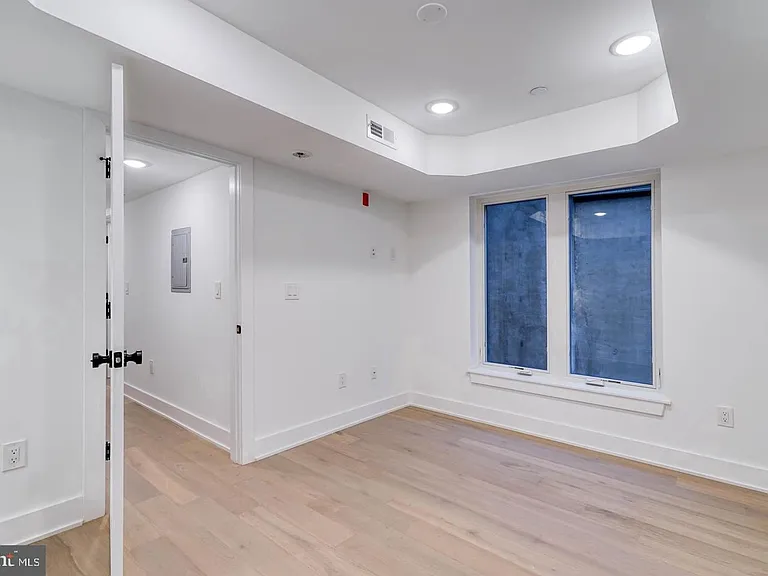 1519 Carpenter St #2 — Photo 15