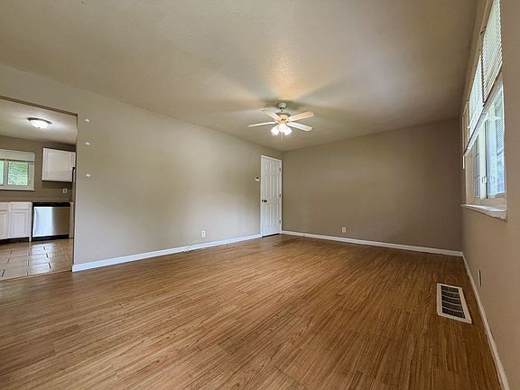 4th image of 10239 Green Valley Dr