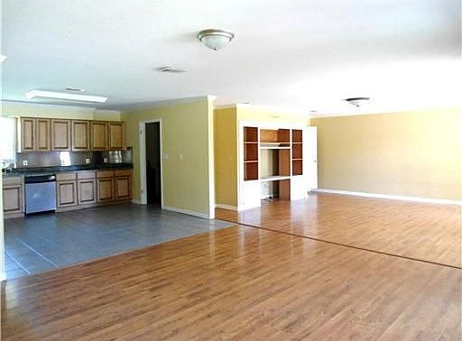 4th image of 124 Alverado Dr