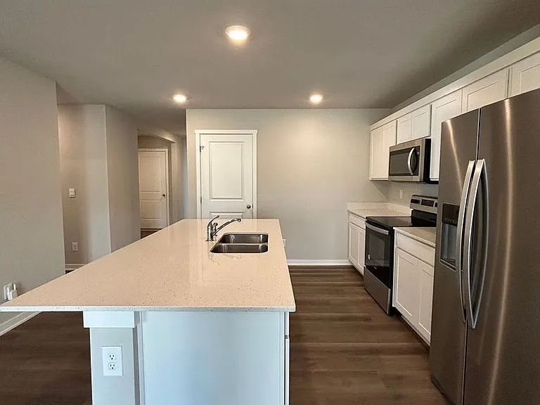 12660 S 204th Ave — Photo 7