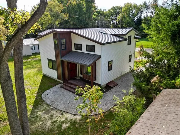 151-153 E Clark St, Grant, MI 49327