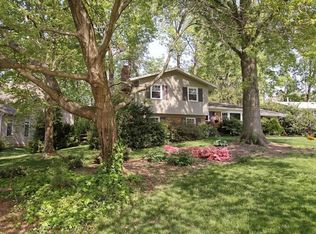 2410 Garnett Ct, Vienna, VA 22180