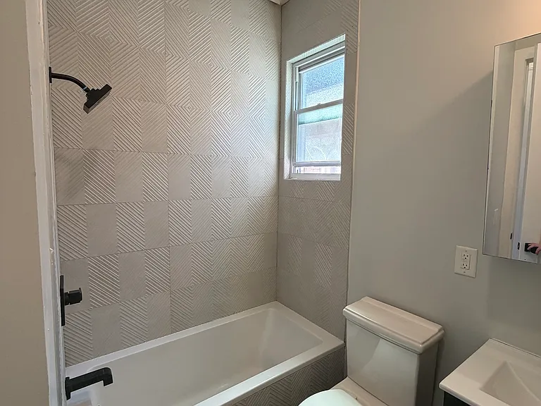 112 Duncan Ave #3A — Photo 7