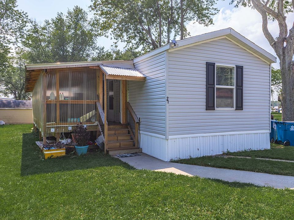 1st image of 27 Village Ave
