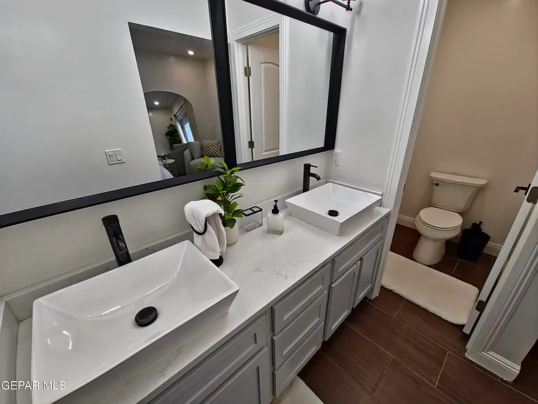 7321 Cuba Dr — Photo 37