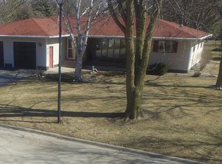 403 9th Ave SW, Wells, MN 56097