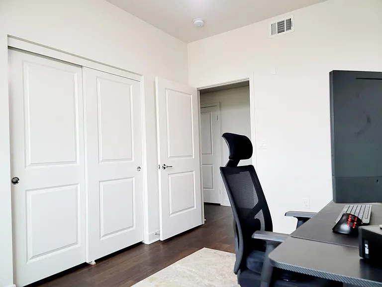 2820 Wagon Wheel Rd #402 — Photo 11