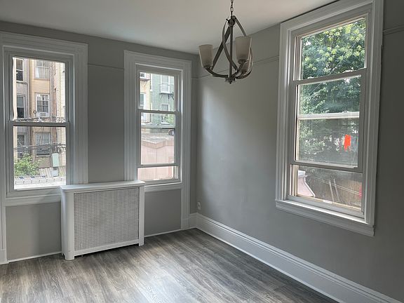 2nd image of 650 Humboldt St Floor 2
