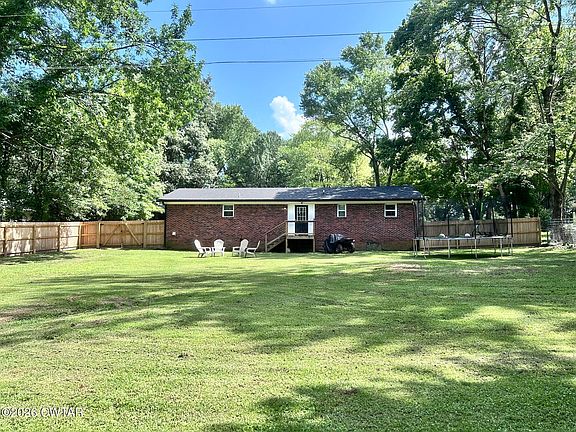 2nd image of 190 Carrie Dr