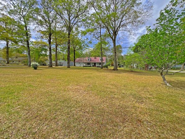 120 Rutledge Dr, Eutawville, SC 29048