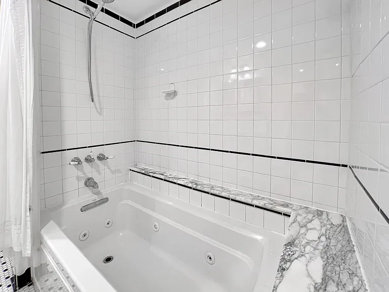 219 Rhode Island Ave NE — Photo 13