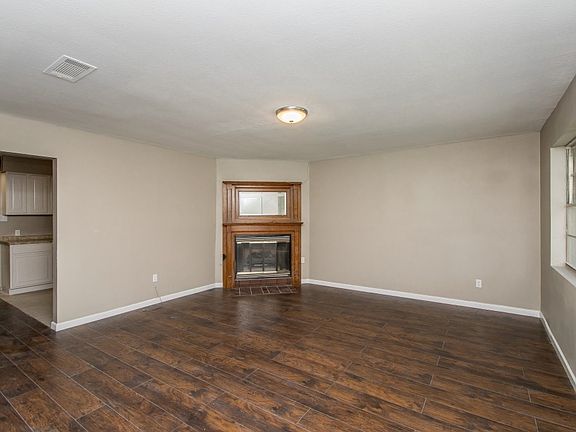 3rd image of 12945 Castle Hill Dr