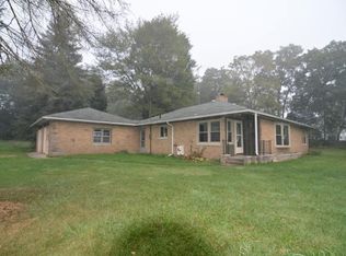 11060 N Meridian Rd, Pleasant Lake, MI 49272