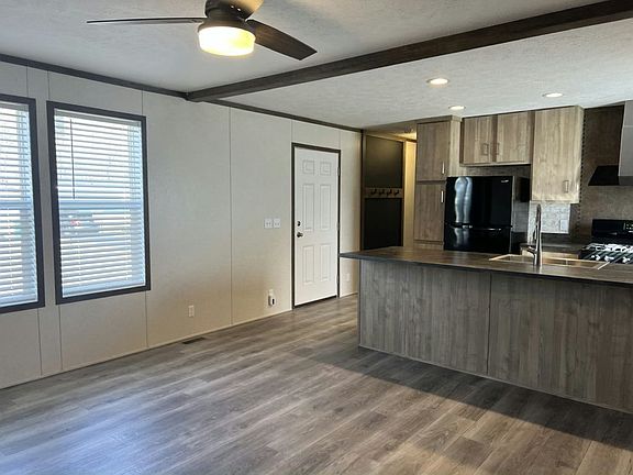 3rd image of 2800 W Memorial Dr #135