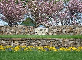 20655 Oakencroft Ct, Ashburn, VA 20147