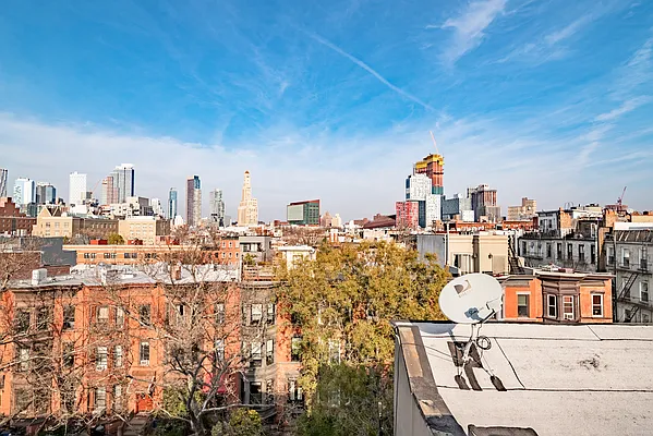 Sold by Compass | media 31