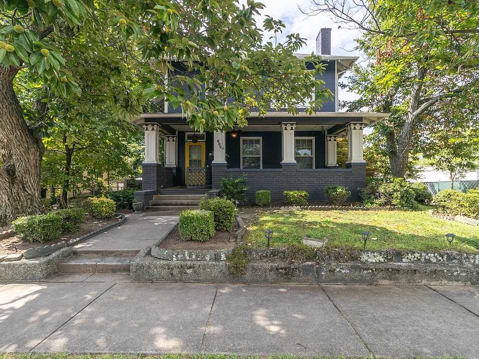 602 Caswell Ave #4