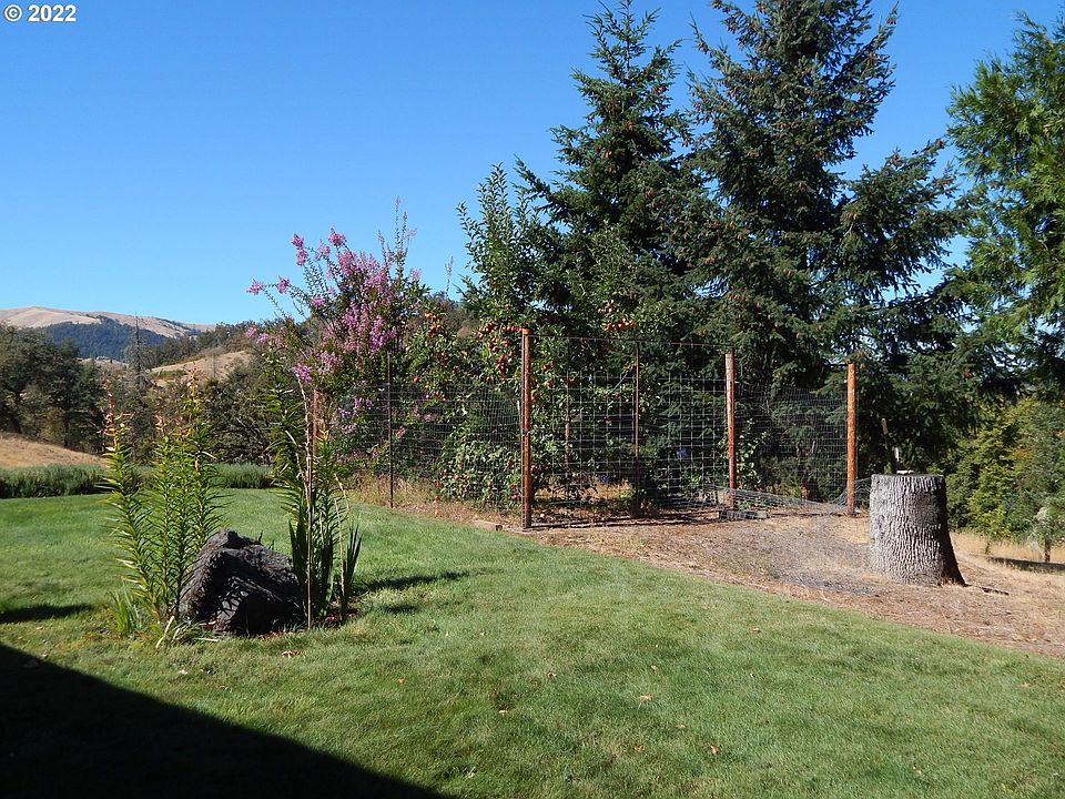 8701 Roberts Creek Rd, Roseburg, OR 97470 MLS 22091728 Zillow