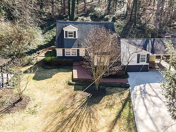 3rd image of 4522 Alta Vista Way