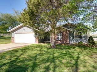 415 Itascha St, Mount Vernon, MO 65712