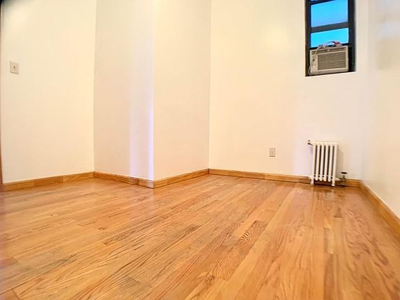3rd image of 301 E 88th St #5S