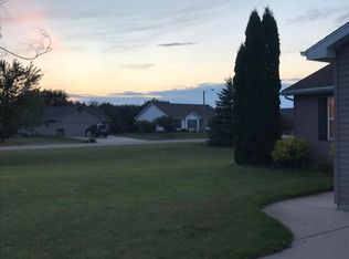 1140 Sand Point Rdg, Neenah, WI 54956