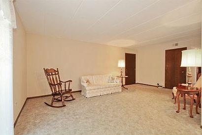 2nd image of 10333 S Mayfield Ave