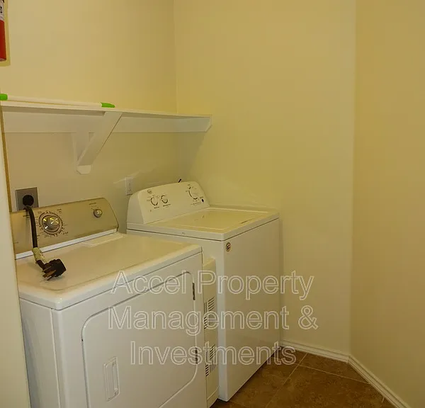 1906 Butkus Dr — Photo 13