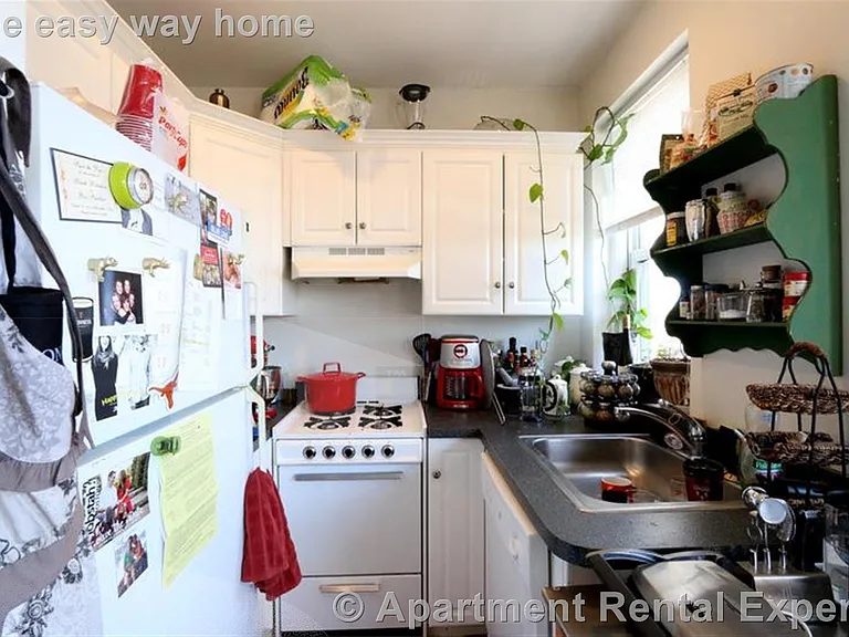 331 Harvard St — Photo 16