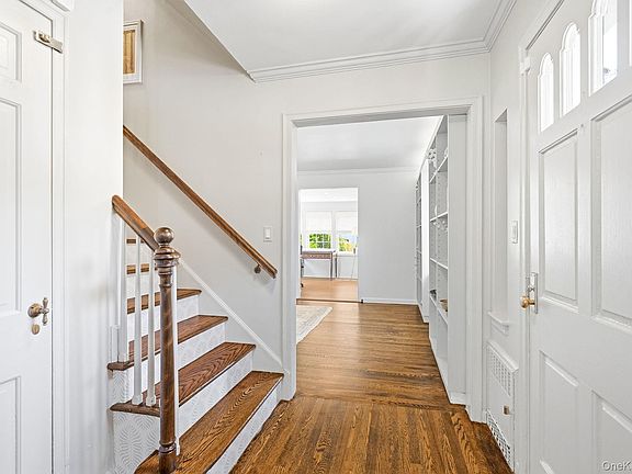 3rd image of 20 Revere Road
