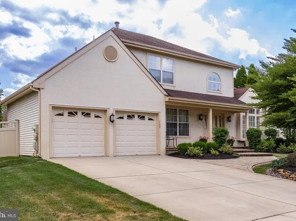 108 W Dominion Dr, Marlton, NJ 08053