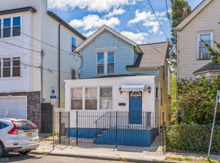 22 Hinsdale Pl, Newark, NJ