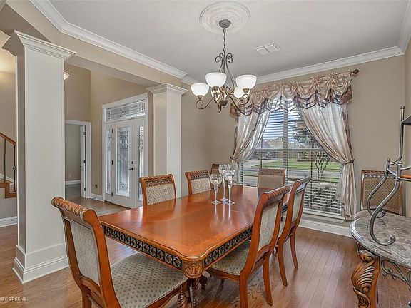 3rd image of 303 Saint Annes Ct