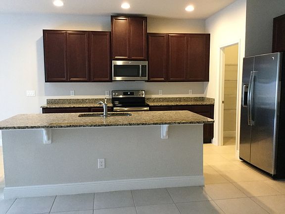 5th image of 107 Mayo Ct