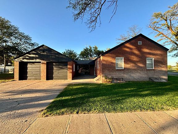 4th image of 303 Price Ave