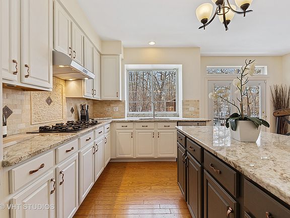 2nd image of 1424 Somerset Ct