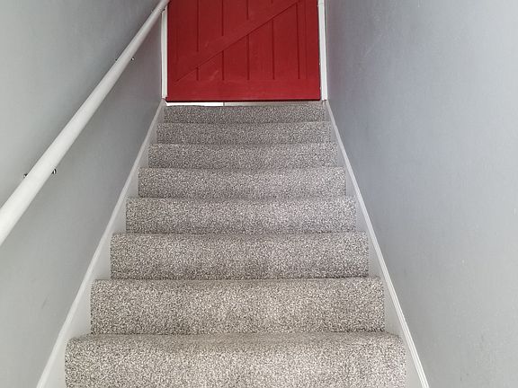 4th image of 384 Minz Park Cir APT 4