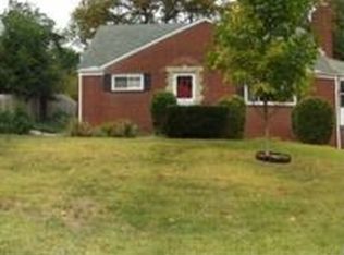 1012 Marion Dr, Coraopolis, PA 15108