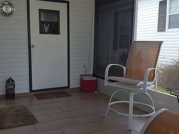 2nd image of 400 Morristown Cay