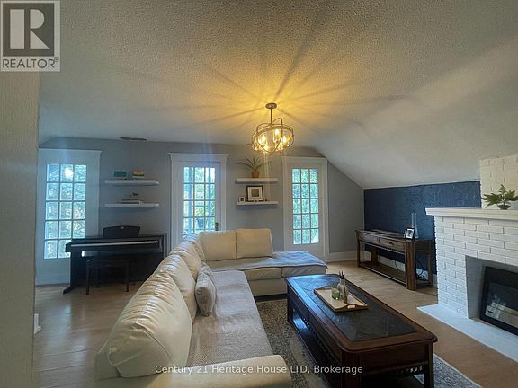 3rd image of 6042 Culp St