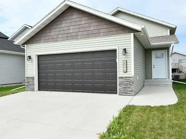 2046 11th St W, West Fargo, ND 58078