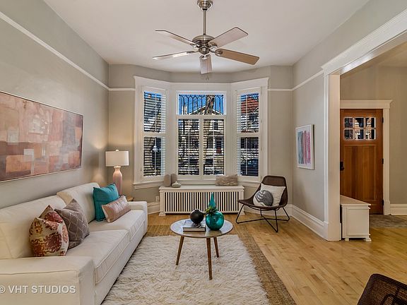3rd image of 2129 W Bradley Pl