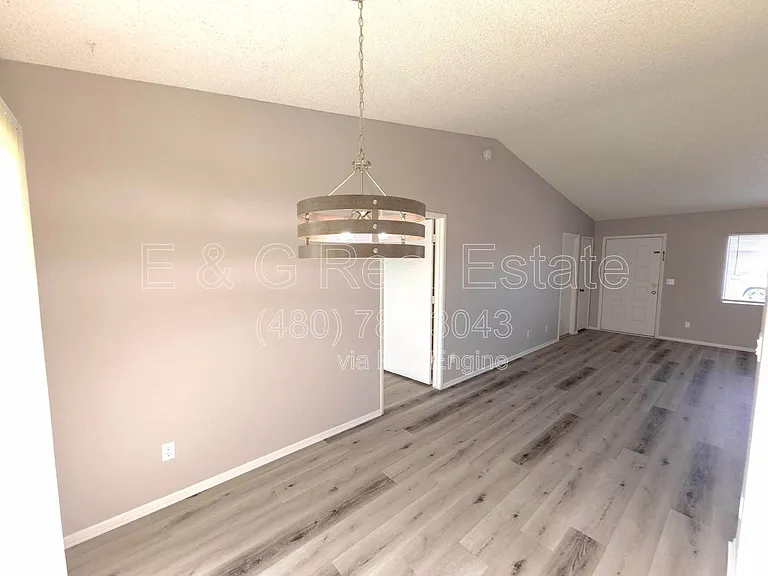 10713 W Campbell Ave — Photo 7