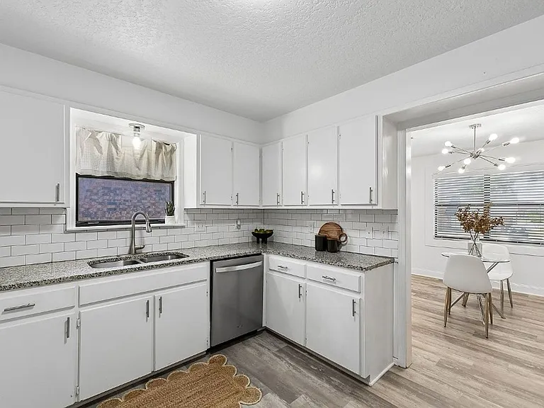 422 Chartrand Ave — Photo 9