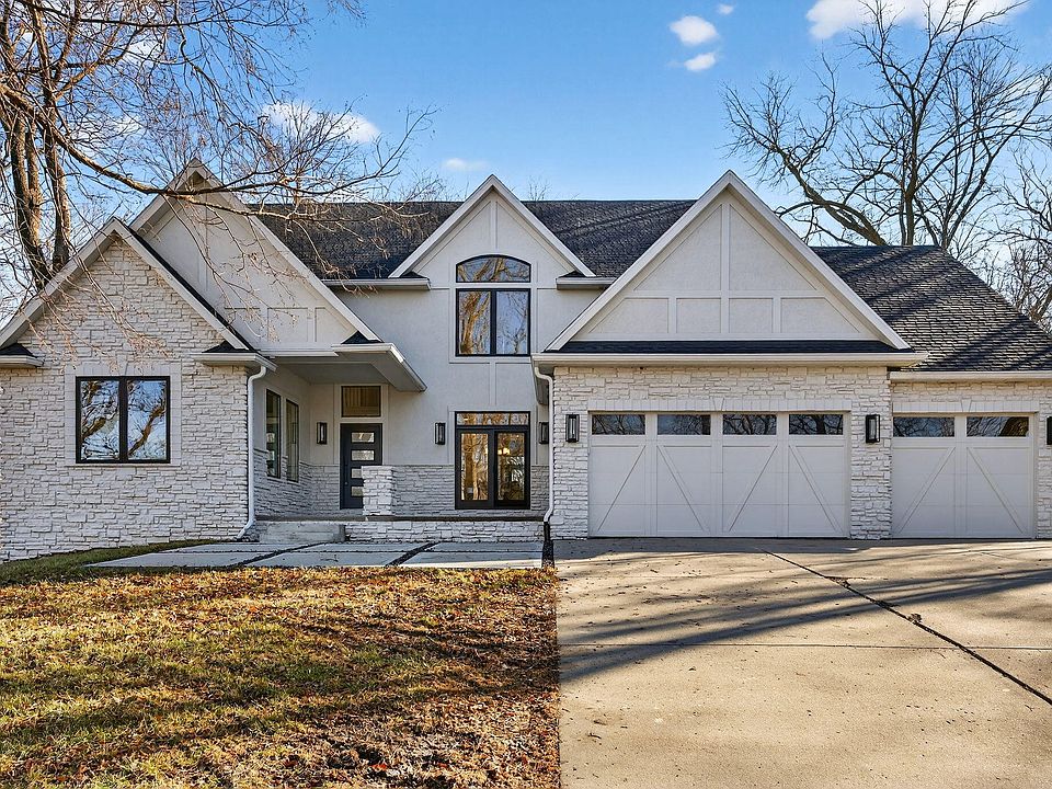 1st image of 56107 Grande Oak Ln