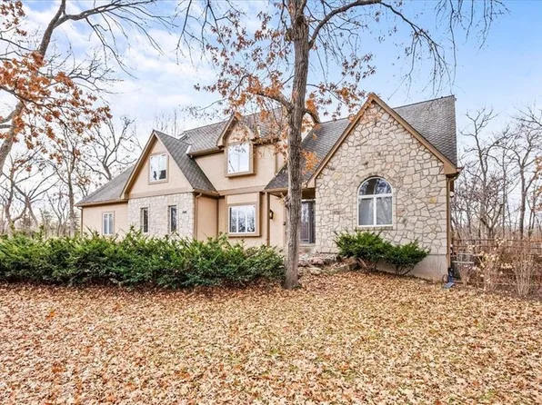 17860 Windsor Dr, Stilwell, KS 66085