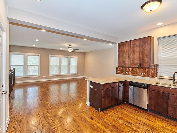 2nd image of 1607 W Farwell Ave #1