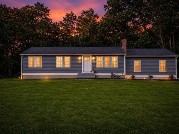 8 Galloway Rd, Chelmsford, MA 01824