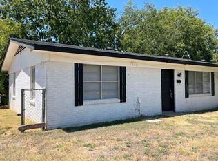 311 N 19th St #A, Gatesville, TX 76528