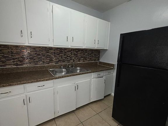 4th image of 1816 E 27th St